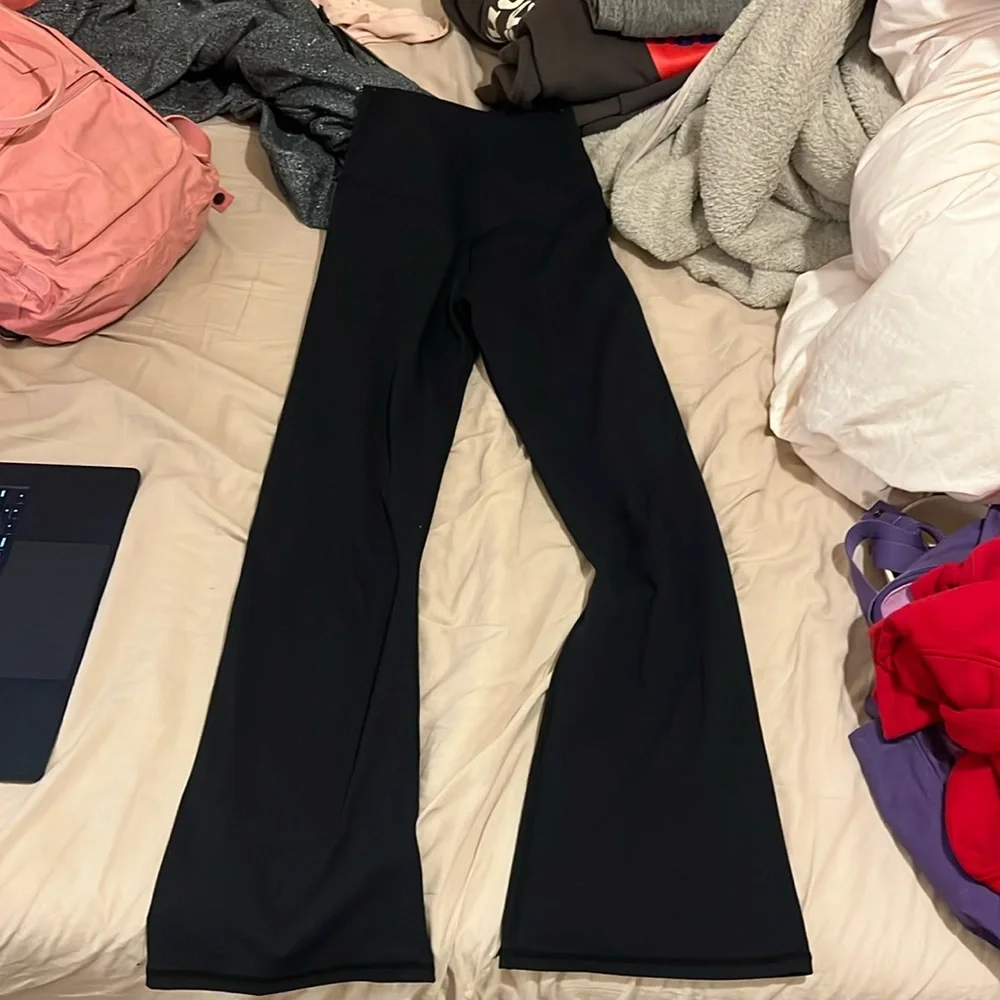 Aerie Black Real Me High Waisted Crossover Flare Leggings size Small - Picture 1 of 3